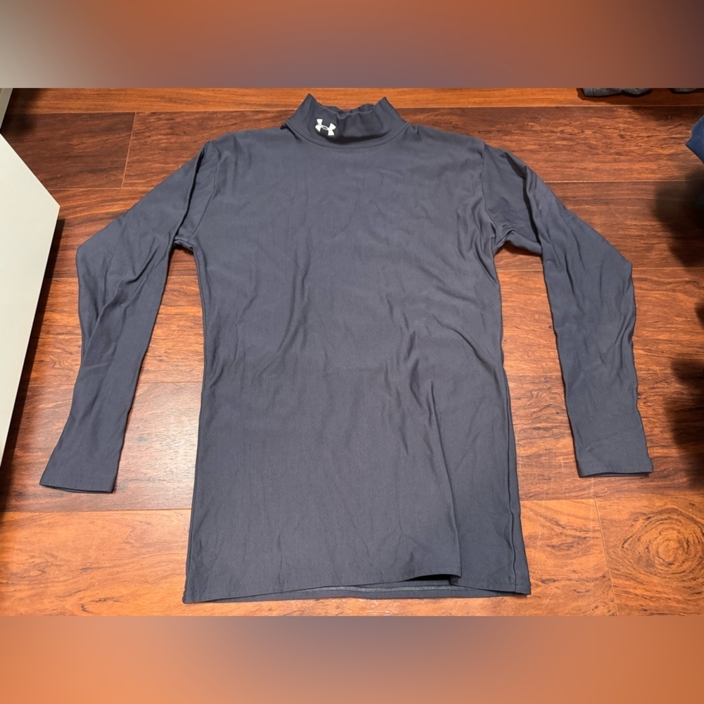 Under Armour Black Performance Top - Picture 2 of 5